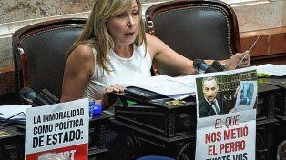 Myriam Bregman cruzó a Manuel Adorni tras su informe de gestión: Me parece obsceno Myriam Bregman cruzó a Manuel Adorni tras su informe de gestión: Me parece obsceno