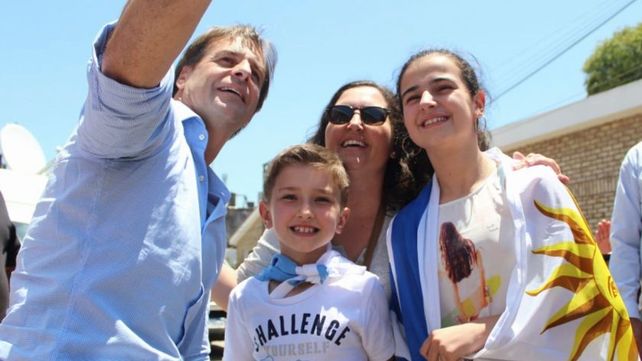 Presidente quiere que 100 mil argentinos se muden a Uruguay