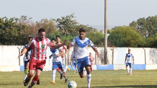 La V Azulada y el Decano&nbsp;brindaron un partido entretenido en La Floresta.