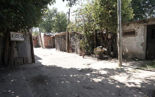 Un hombre fue asesinado a balazos la noche del lunes en Tupac Amaru al 5300.