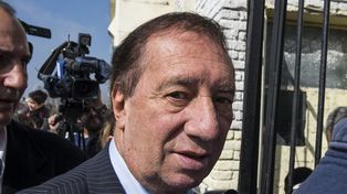 Difunden el primer parte sobre la salud de Bilardo, que sigue internado