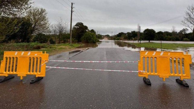 Desborde del arroyo Las Tunas: cierran calle Eslovenia en San Benito