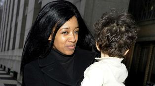 Ex Playboy se lanza al vacío con su hijo de 7 años