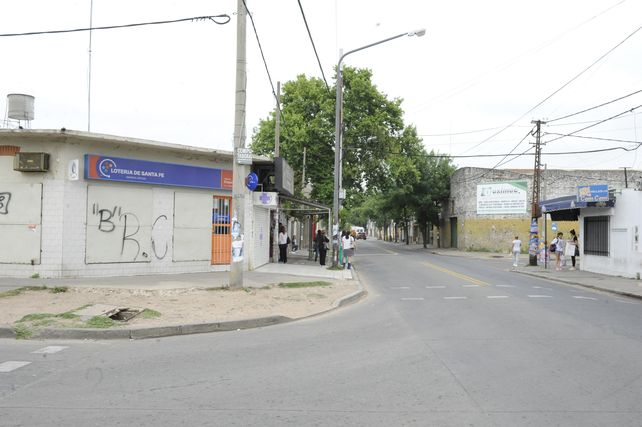 Esquina. Camilo Aldao y Juan José Paso