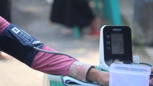 Los especialistas sostienen que la población de 45/50 años cada vez que va al consultorio para un control de rutina debe solicitar la medición de presión.