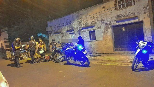 El joven conducía alcoholizado y realizaba maniobras temerarias contra funcionarios policiales.
