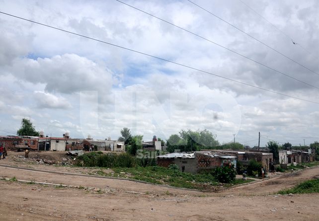 Vecinos de Barranquitas Oeste se inundan por una obra de desagües mal realizada