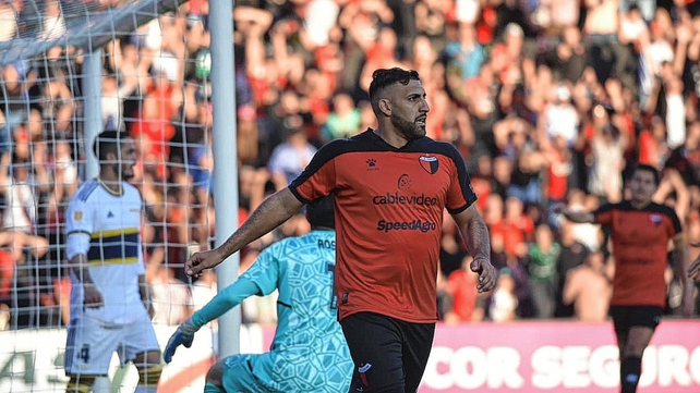 Ramón Ábila sigue peleado con el arco y Colón lo sufre