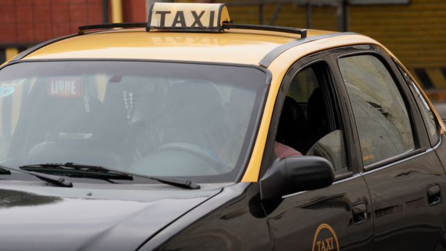 Los taxis tendrán una nueva tarifa promocional para diversos sectores de la sociedad.