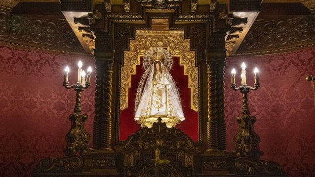La escultura de la virgen del Rosario tiene 250 años de antigüedad.