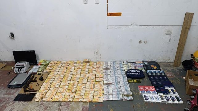 A la banda investigada por usura y extorsión le secuestraron una cuantiosa suma de dinero y otros elementos.