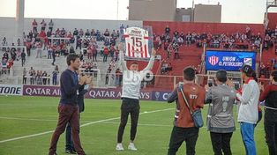 Emotivo reconocimiento de Unión para Gastón González