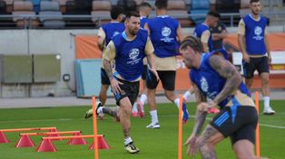 Lionel Messi entrenó a la par del resto de sus compañeros y podría ser de la partida ante Ecuador.