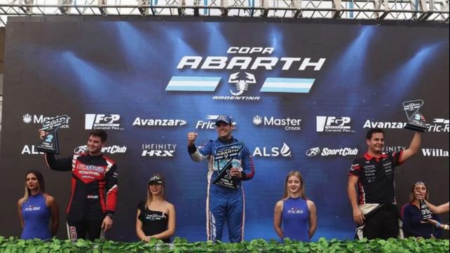 Diego Azar ganó la final de invitados de la Copa Abarth, seguido de Lucas Canteli y Juan Cruz Piorno.