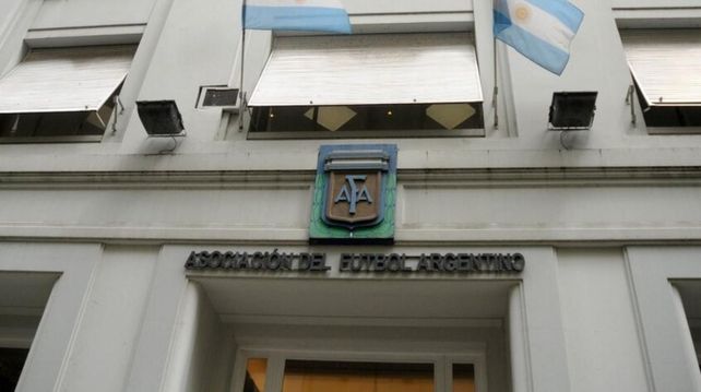 La AFA confirmó la fecha del cierre del mercado de pases