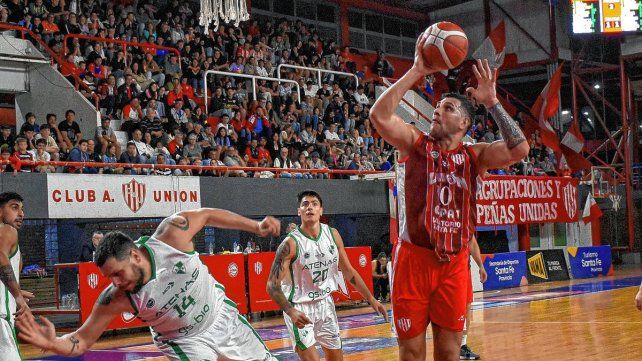 Unión venció a Atenas y estiró su invicto en el Malvicino