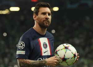 Tras la balacera al súper de la familia de Antonela, Messi sale a la cancha