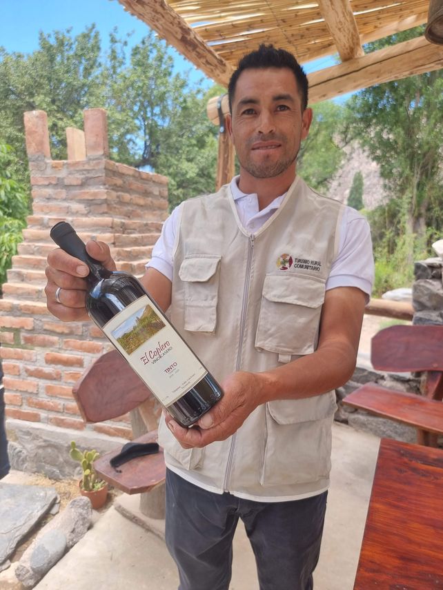 Sandro es el guía oficial en Talapazo, quien recibe a los visitantes.