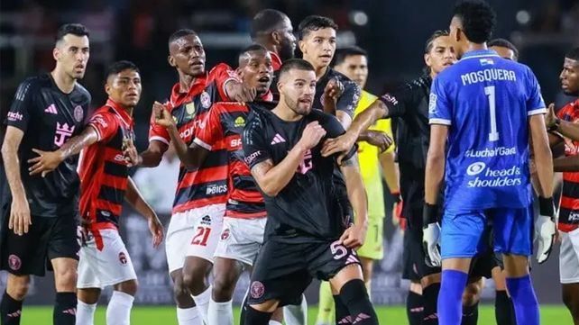 Sergio Busquets, Marcelo Weigandt y los futbolistas de Inter Miami salieron a defender a su capitán.