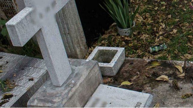 Sepultaron al hombre equivocado pero se dieron cuenta que su pariente estaba vivo y de viaje