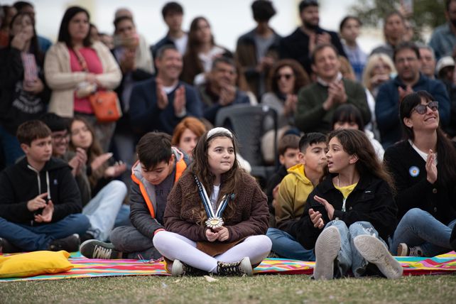 El Consejo de Niñas y Niños de la ciudad recibió la Orden del Rosario