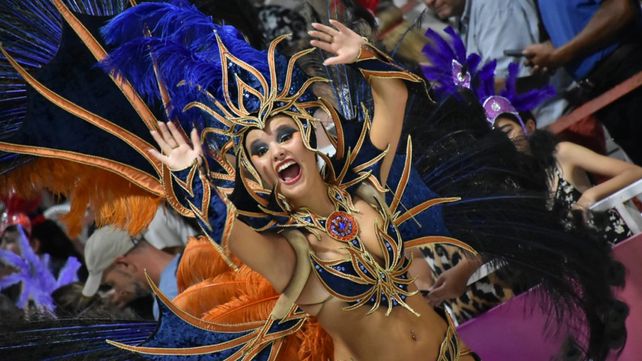 Con casi 23.000 personas disfrutando del Carnaval del País se cumplió la décima de las once noches previstas en el corsódromo de Gualeguaychú.