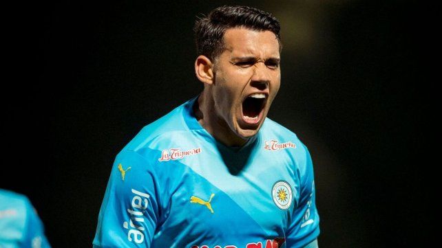 Colón se frota las manos ante una inminente venta de José Neris