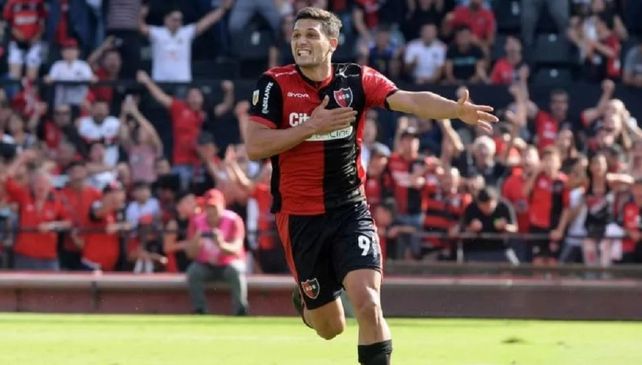 Newells venció a Banfield y sueña con la clasificación