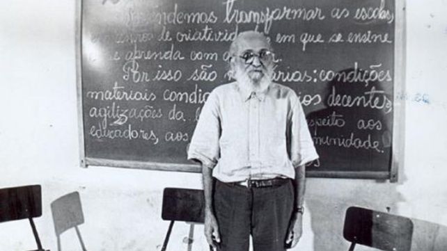 Paulo Freire nació el Recife en 1921 y su legado se recoge en infinidad de propuestas concretas de vínculo dialógico.