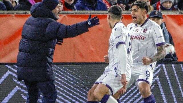 Santiago Castro lideró el triunfo de Bologna en la Europa League