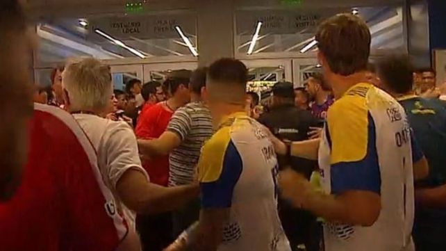 Los jugadores de Estudiantes y Central fueron protagonistas de un incidente en el túnel del estadio.