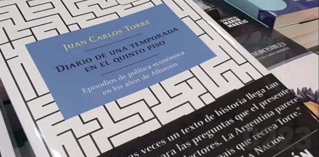 El libro Diario de una temporada en el quinto piso