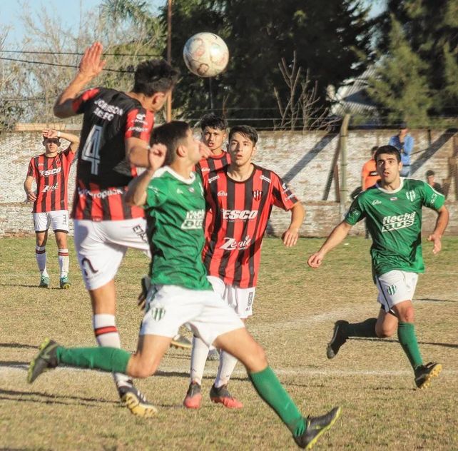 Patronato enfrentando a Oro Verde en la temporada 2022 de la Liga Paranaense Foto Esteban Bonsi/Minuto a Minuto