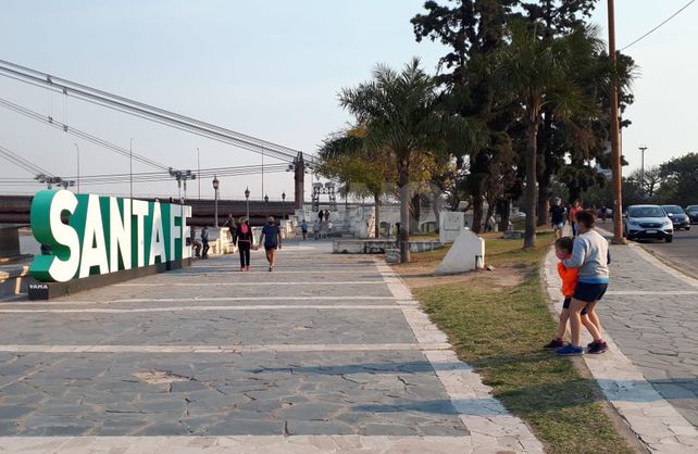 [Galería de fotos] Alta circulación de la población en espacios públicos este sábado