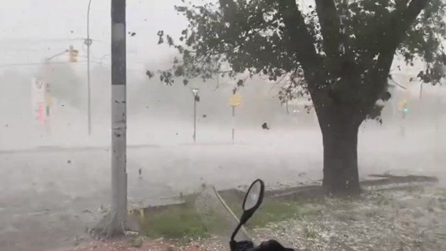San Rafael de Mendoza sufrió una fuerte tormenta de viento, lluvia y granizo