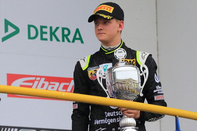 El hijo de Schumacher debutó y ganó en la Fórmula 4