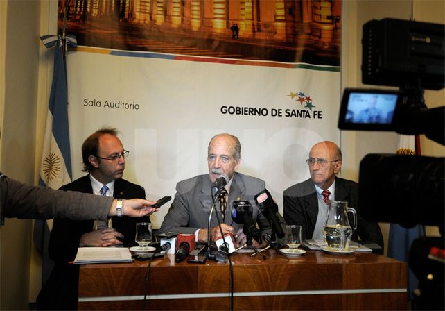 En conferencia. El ministro Sciara fue quien brindó precisiones acerca del proyecto de ley / Foto: Juan Manuel Baialardo - Uno Santa Fe