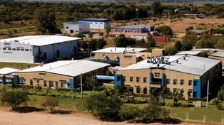 El laboratorio está ubicado en el parque industrial de la capital santafesina.