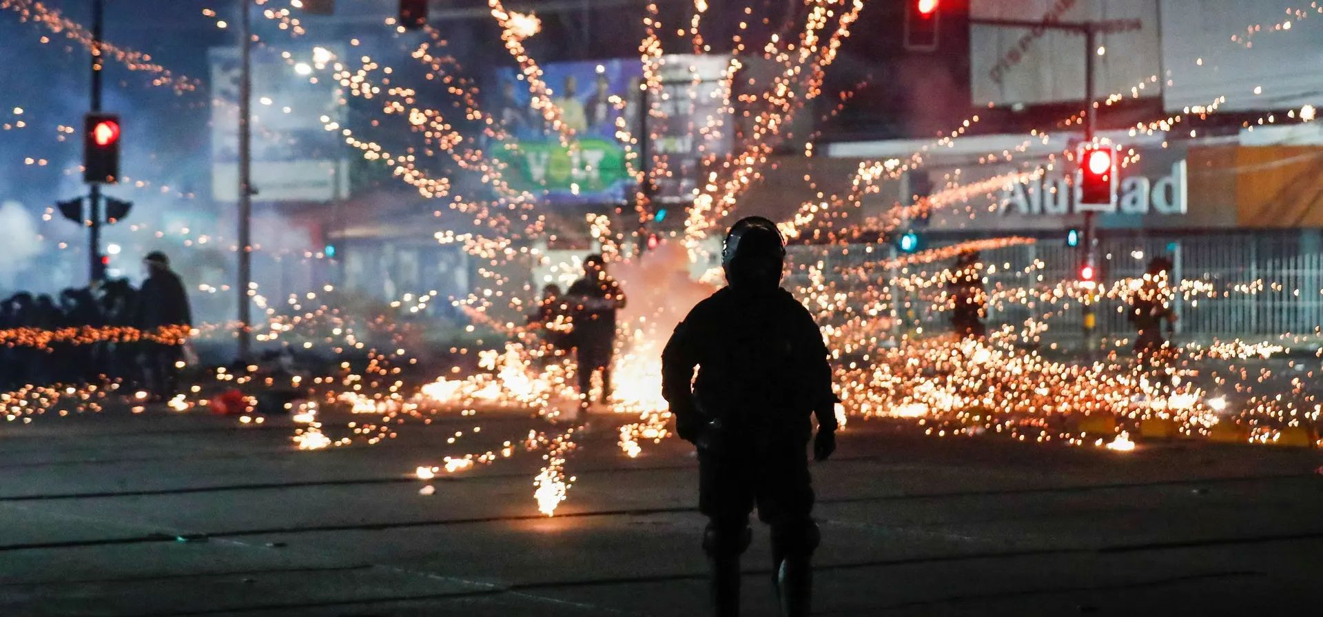 Santa Cruz de la Sierra, Bolivia. Continúan las protestas tras el arresto del gobernador de Santa Cruz y líder opositor de derecha Luis Fernando Camacho por un presunto golpe de Estado en 2019. Fotografía: Agustín Marcarian/Reuters
