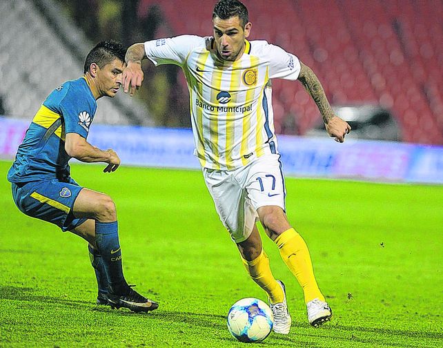 Al frente. Herrera estuvo muy activo durante toda la noche.