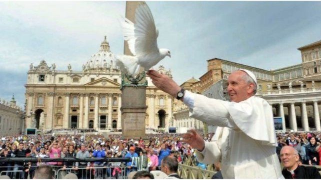 Francisco pidió que el mundo le regale paz por su décimo aniversario como papa Francisco pidió que el mundo le regale paz por su décimo aniversario como papa