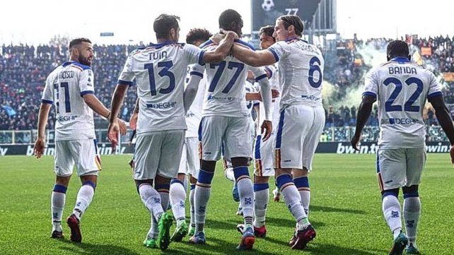Lecce superó como visitante a Atalanta y le impidió acercarse a los puestos de arriba en Italia.