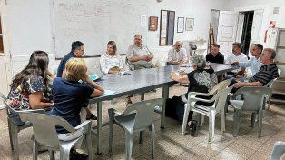 Reunión de vecinales de barrios Candioti Sur y Candioti Norte con funcionarios de Seguridad.