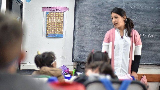Se realiza el pago automático de la Ayuda Escolar Anual para quienes hayan certificado que sus hijos