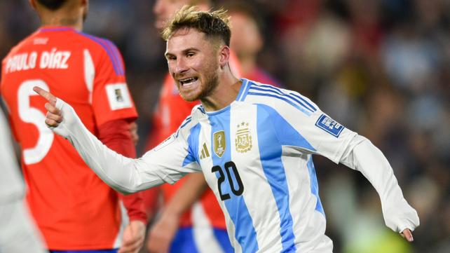 Alexis Mac Allister faltó en la selección argentina contra Venezuela por una molestia muscular que sufrió en el fútbol inglés.