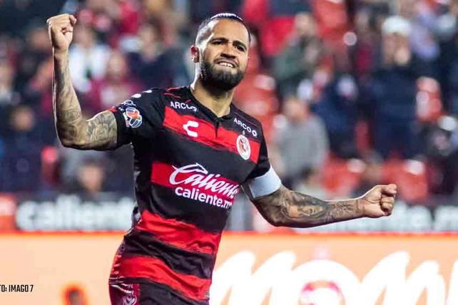 Julián Velázquez viajará cuanto antes a Rosario para sumarse al equipo del Kily.