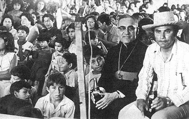 Un obispo pobre. Monseñor Oscar Arnulfo Romero pasó de ser conservador a abrazar la Teología de la Liberación.