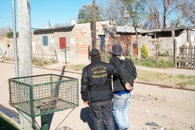 Arrestaron al presunto autor y partícipe de un brutal crimen