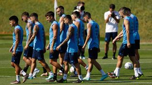 El plantel de la selección argentina volvió a las prácticas tras la derrota frente a Arabia Saudita.