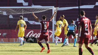 Central no apareció en la cancha de Lanús y regaló el invicto con un 3-0 inapelable